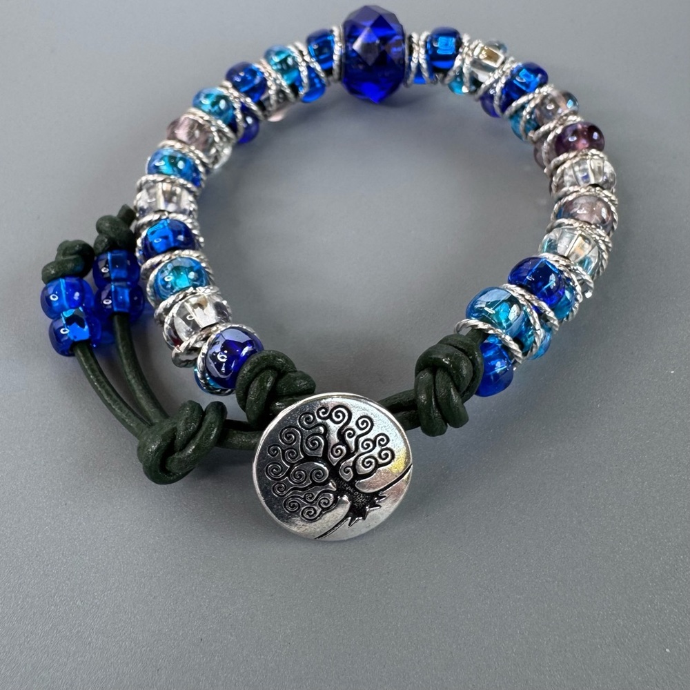 HAND CRAFTED Leather Wrap Beaded Bracelet Blue 6.25” Blue Glass Crystal NWT - Picture 2 of 14